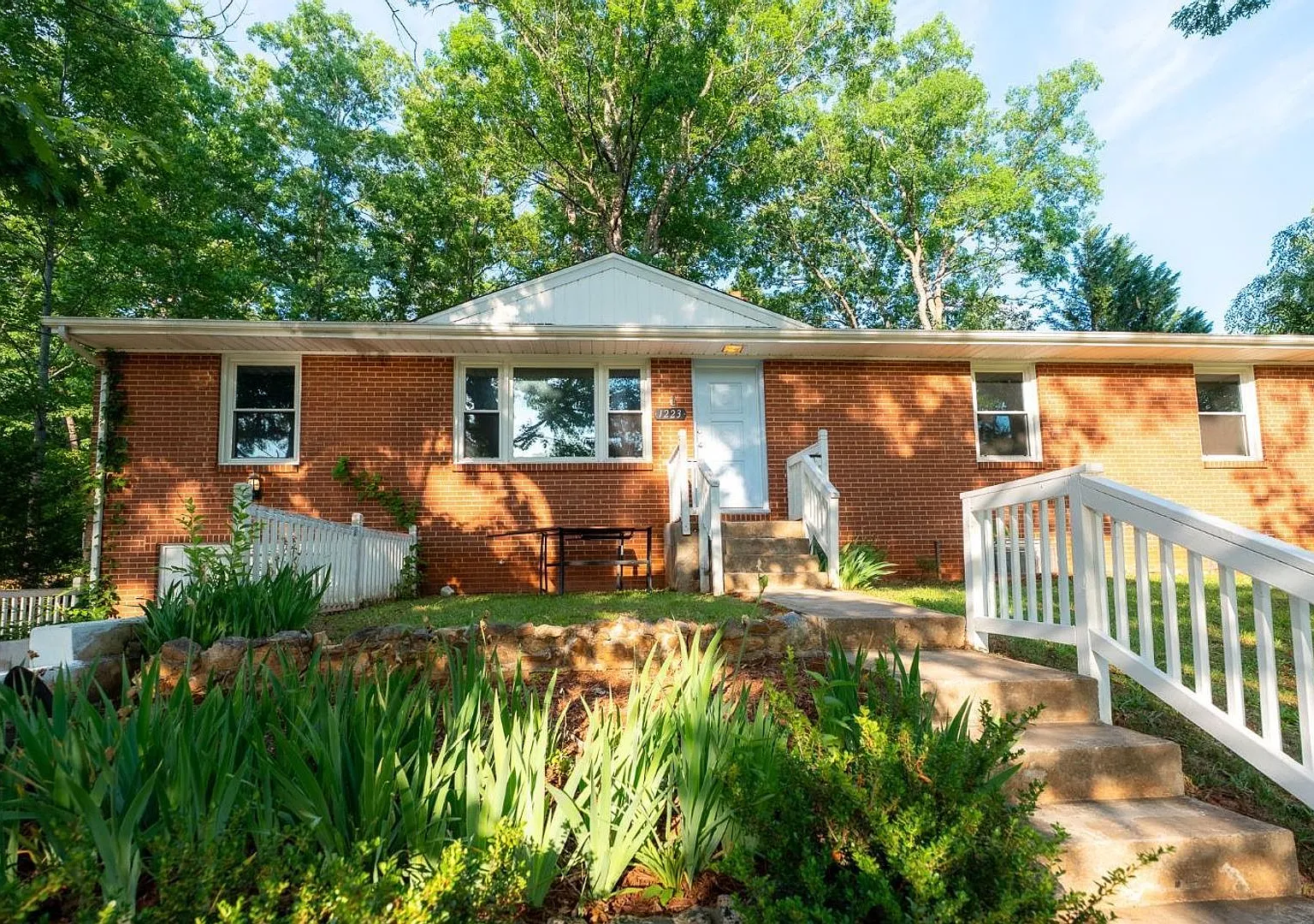 5 Bedroom Home in Lynchburg — Photo 1