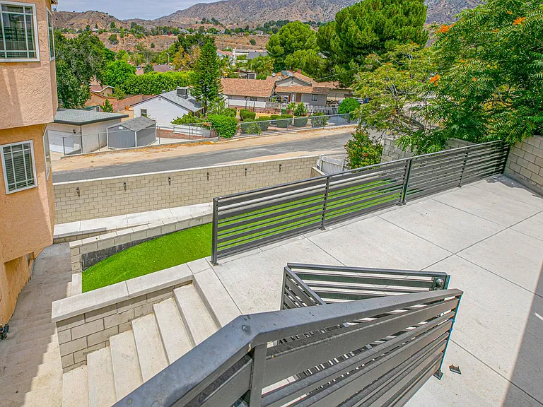 11029 Eldora Ave — Photo 71