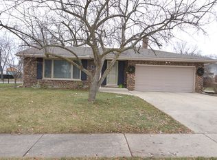 461 N Ridgemoor Ave, Mundelein, IL 60060