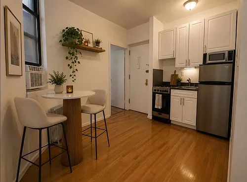 176 W Houston St #5 Photo 1