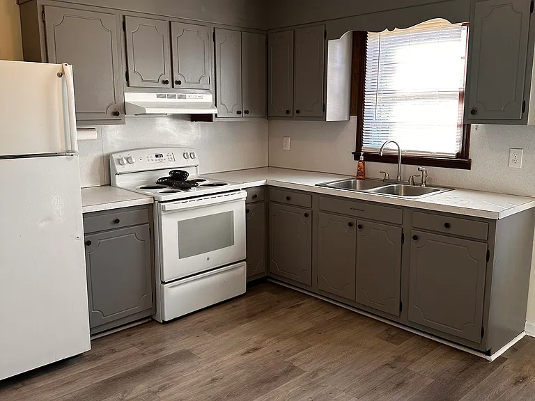 5460 Bertie Ave #D — Photo 1