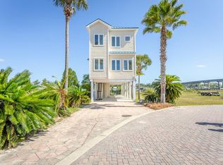 107 Anglers Harbor Ln, Carrabelle, FL 32322