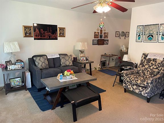 4th image of 4816 Highlake Dr