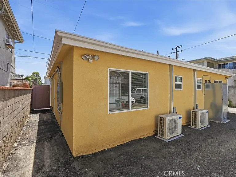 702 Walnut St #6 — Photo 9