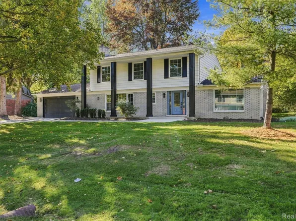 7456 Glengrove Dr, Bloomfield Hills, MI 48301