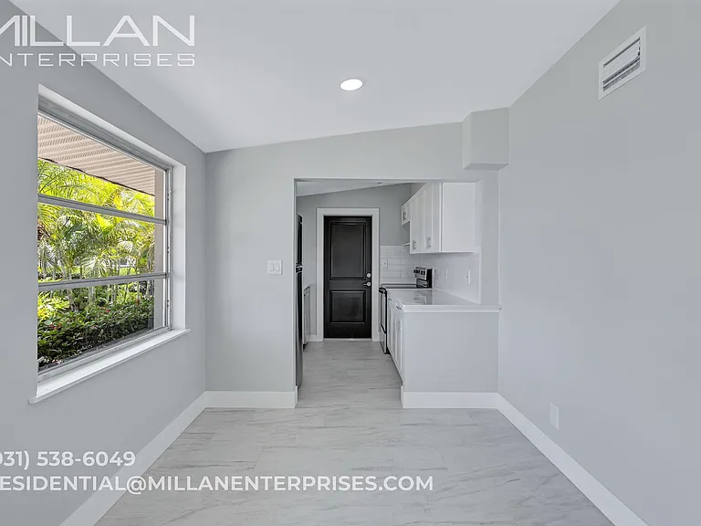 325 Capri Boulevard — Photo 29