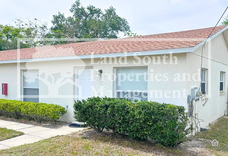 2 bed, 1.0 bath, 855 sqft, $1,295 — Photo 2