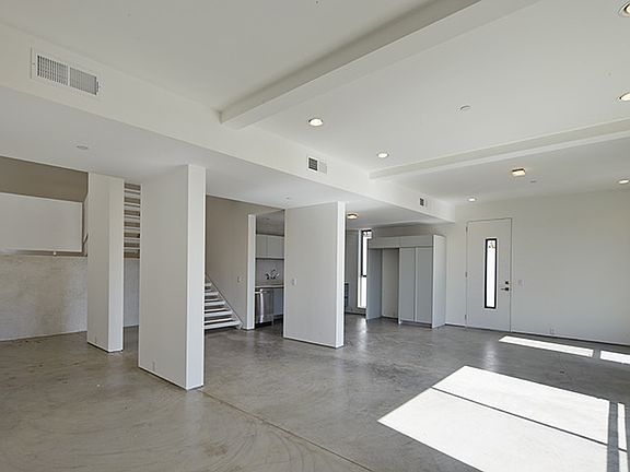 4th image of 825-827 Kodak Dr