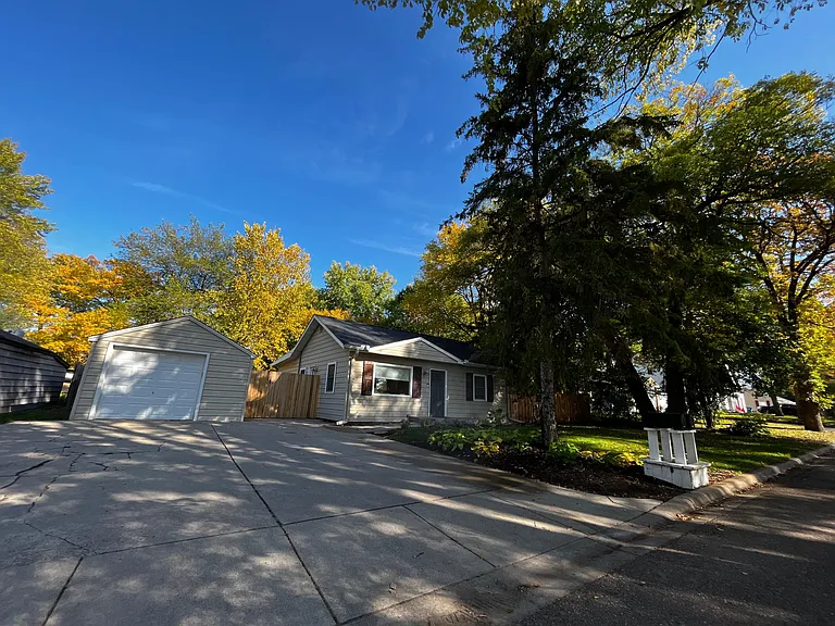 South Ln — Photo 26
