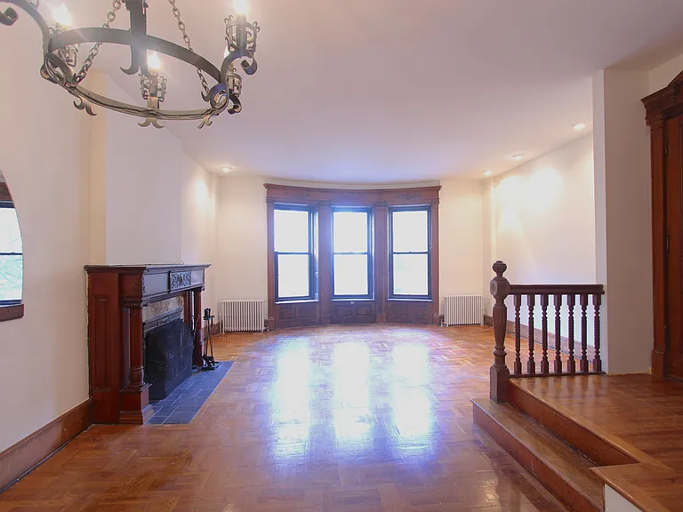 124 W 80th St #4 — Photo 1