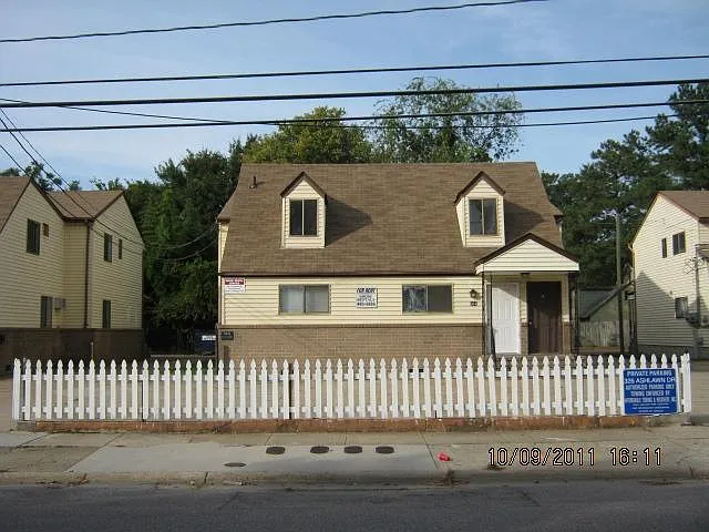 324 Ashlawn Dr #2 — Photo 1