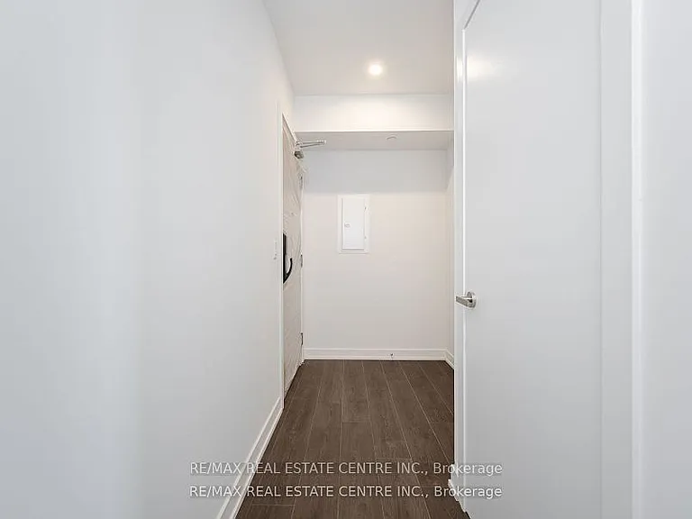 370 Martha St #1703 — Photo 8