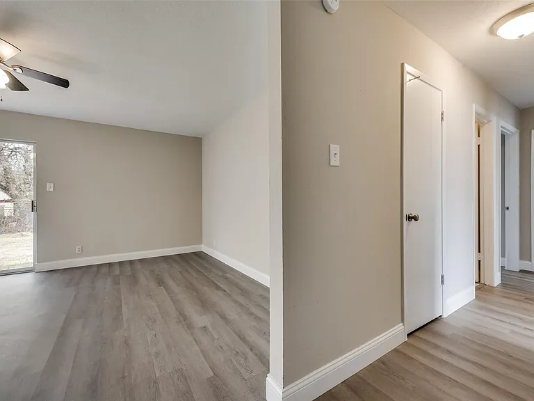 1114 Anthony Dr — Photo 18