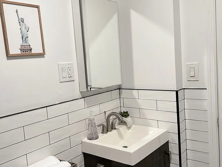 2403 Cambreleng Ave — Photo 16