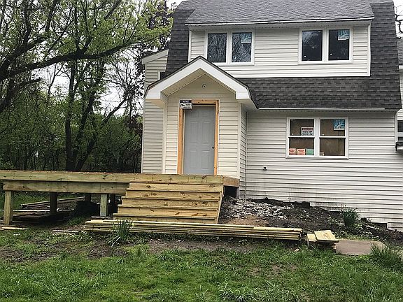 4th image of 11908 McKinley Ave