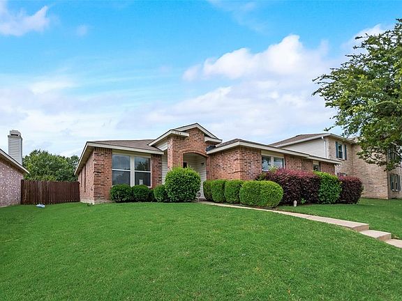 3rd image of 1504 Greenbrook Dr