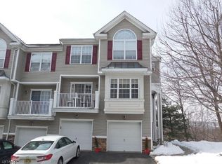 43 Ridge Dr, Pompton Lakes, NJ 07442