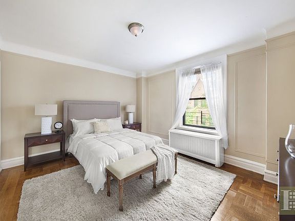 3rd image of 304 W 89th St #4B