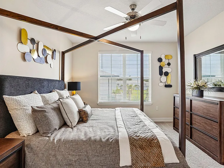 Lake Tavares Apartments — Photo 31