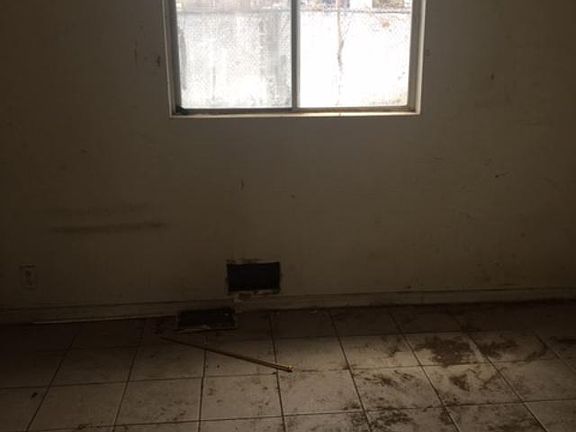 3rd image of 1878 Forest Ave