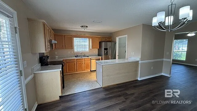 3 bed, 2.0 bath, 1386 sqft, $1,800 — Photo 3