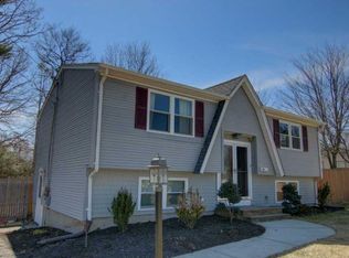 28 York Dr, Coventry, RI 02816