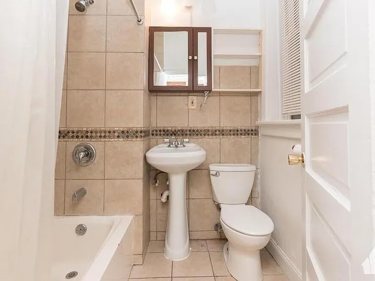 1810 Darrow Ave — Photo 4