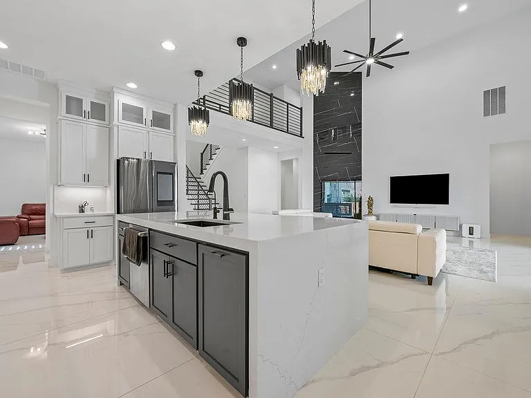 3304 Belted Galloway St — Photo 8