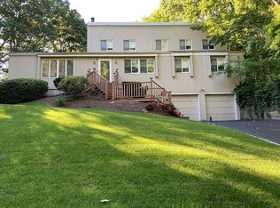 5 Delaware St, Huntington, NY 11743