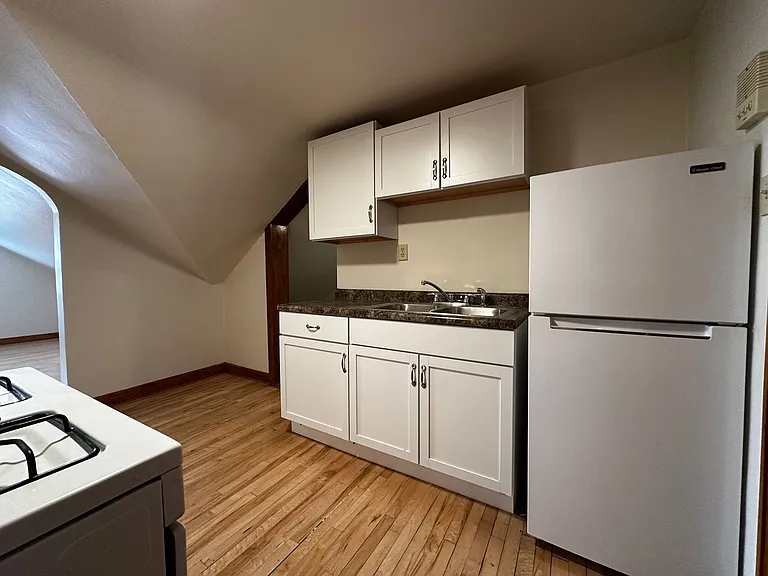 822 Pine St — Photo 8