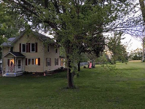 2nd image of 719 W Elk St