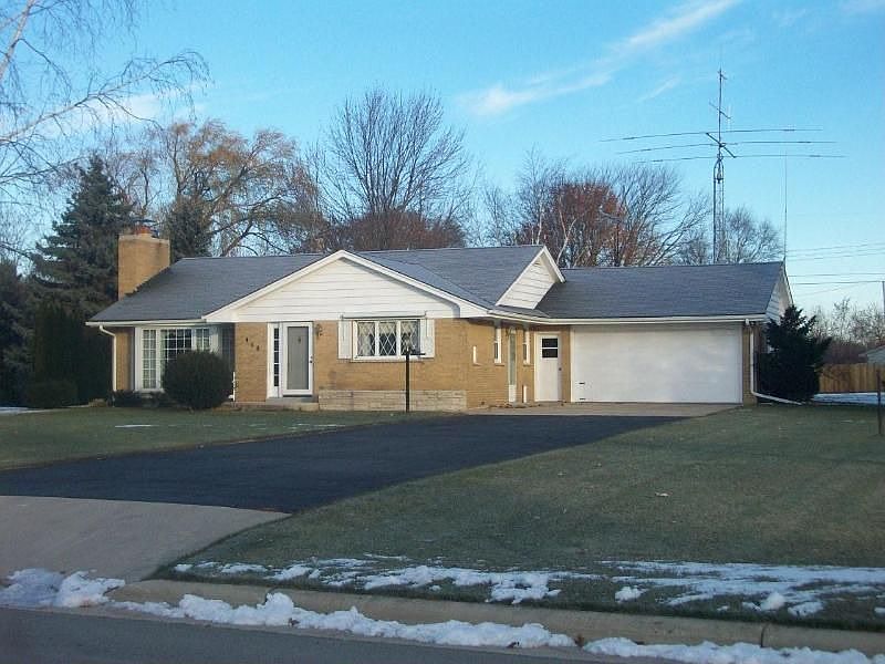1st image of 410 Antoine Dr