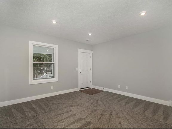 4th image of 16080 Broadway Ave