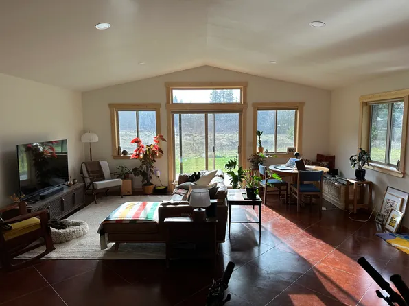 195 Russell Ln, Leavenworth, WA 98826