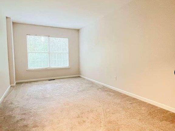 5th image of 3040 Barrymore St Unit 108