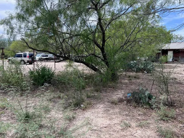 512 E Cortinas St #15, Del Rio, TX 78840