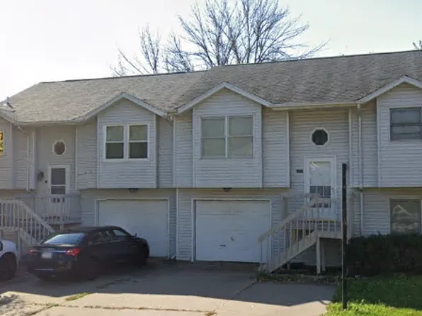 2304 10th St, Coralville, IA 52241