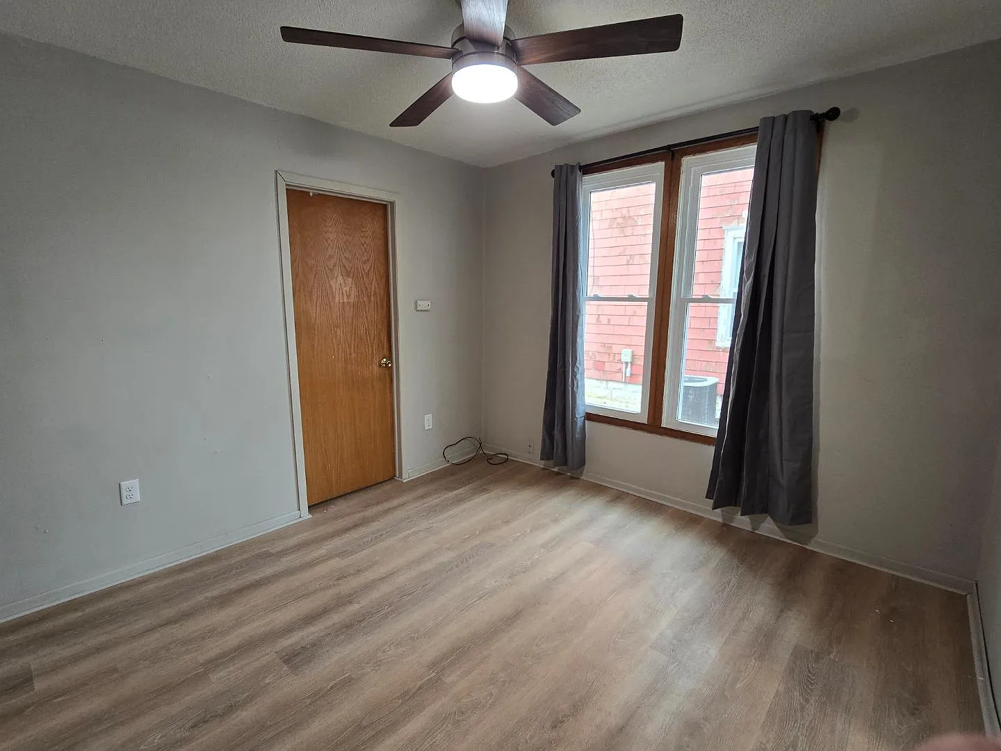 137 4th Avenue Southeast - Unit 2 — Photo 2
