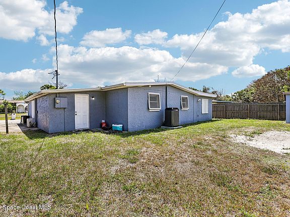 3rd image of 3040 Juanita Cir