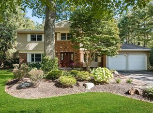 25 Kimberly Dr, East Northport, NY 11731