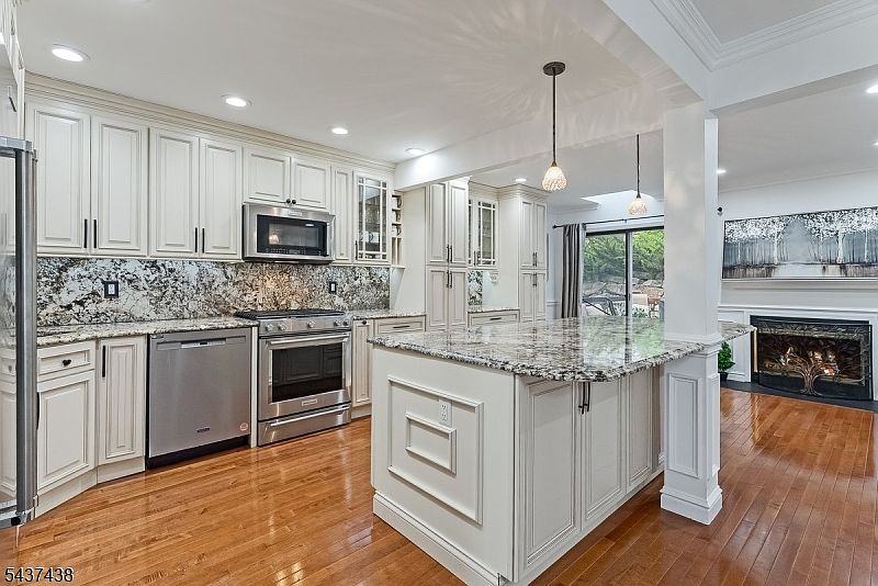 1st image of 22 Averell Dr