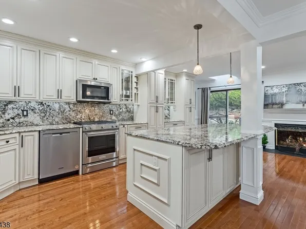 22 Averell Dr, Parsippany-Troy Hills Twp., NJ 07950