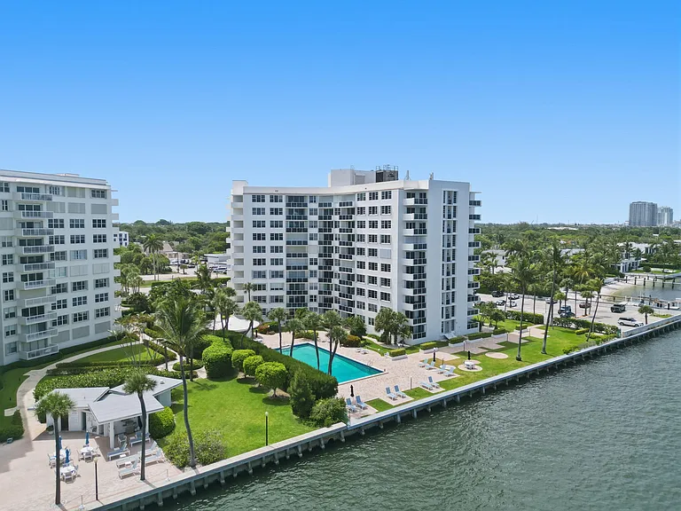 2800 N Flagler Dr #410 — Photo 33