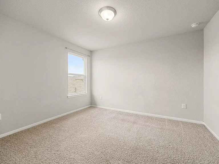 13925 Heywood Dr — Photo 35