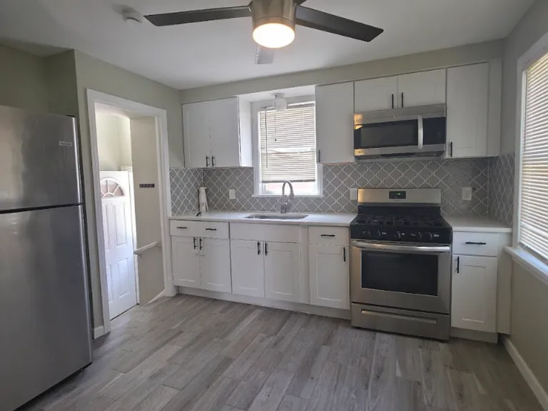 25280 Shoreview Ave — Photo 2