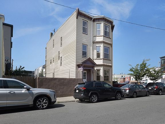 2nd image of 68 Brooks St