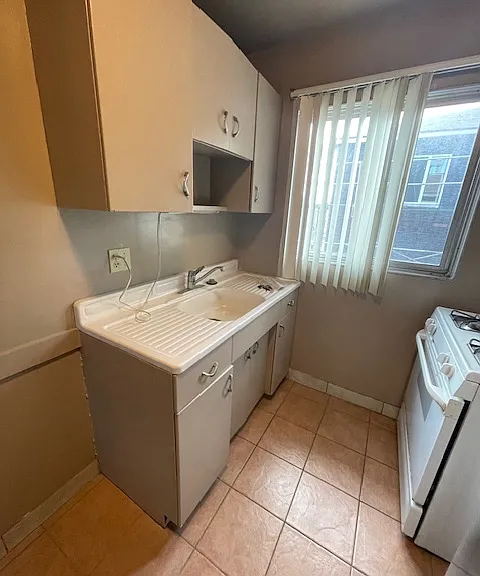 1099 Turquoise St #14 — Photo 3