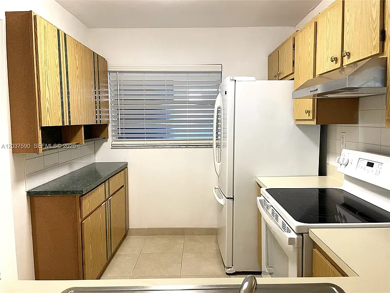 9531 Seagrape Dr #305 — Photo 11