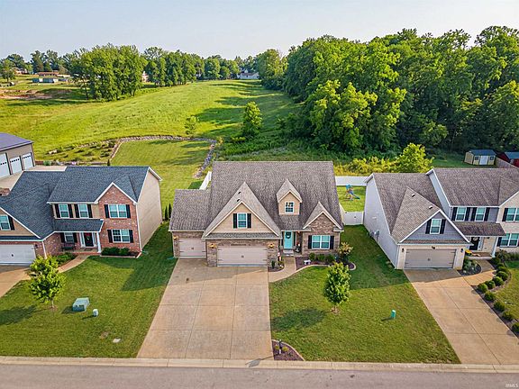 3rd image of 1512 Hills Dr