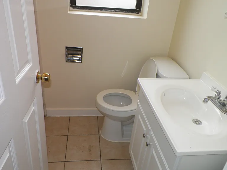 6701 S Union Ave — Photo 14